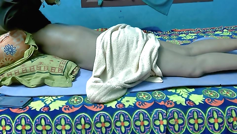 Homegirl masturbating her vagina in a relaxed fashion