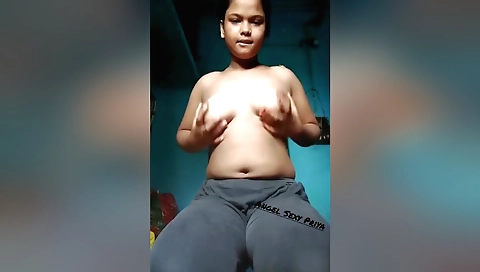 Indian brunette hairy pussy naked in sexy solo clip