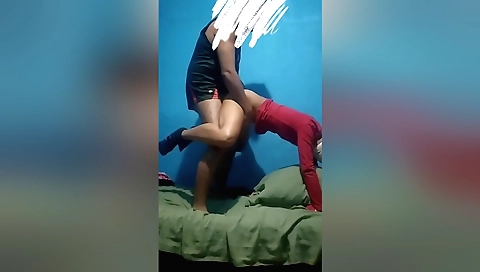 Indian babe shows off her sexy face in the web camera