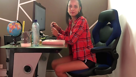 Amateur brunette deep throated and fucked by a guy