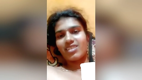 Indian amateur brunette shows herself on the web cam