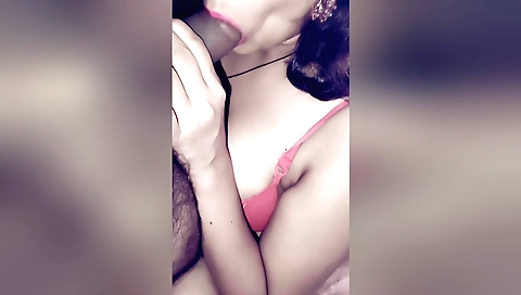 Indian amateur brunette gives a creampie in her mouth