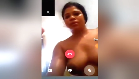 Bhabhi gives a great online video showing off her hairy body