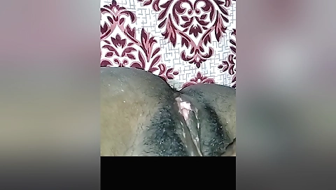 Indian amateur video clip filmed by the hairy woman