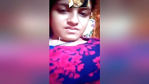 Indian teen 18+ finger plays in her pussy solo video