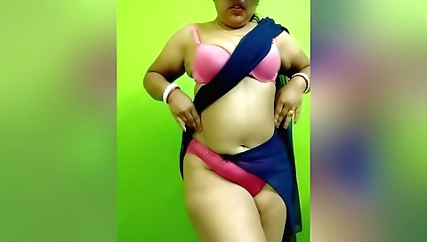 Hot homemade webcam video with brunette with nice body