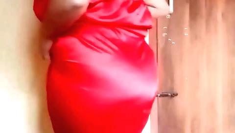 Sexy indian girl with a hot butt rides a dildo in the camera