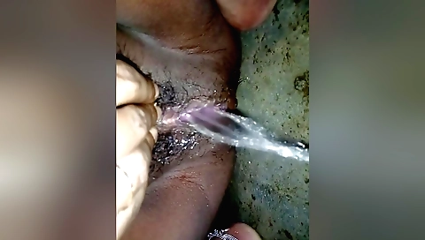 Indian masturbation video with a hot girl in the bathroom