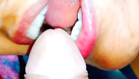 Indian girl dances with her lover in amateur threesome