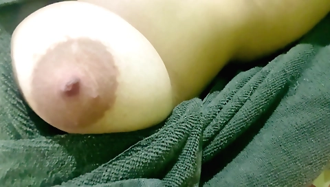 Indian girl shows off her body in her bedroom solo video