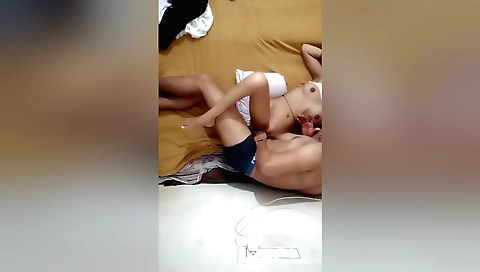 Indian teen gets fucked by her man in a home video