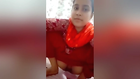 Hot amateur brunette shows her tight pussy in a solo video