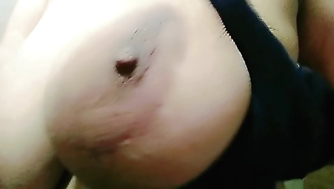 Amateurs big tits and boobies are the best thing about her