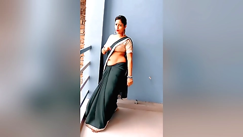 Indian solo female sex video with a big black cock