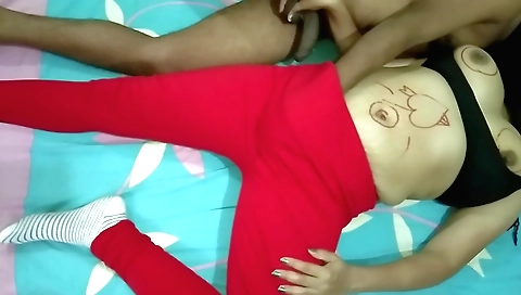 Indian hottie with a sexy body gets her pussy filled