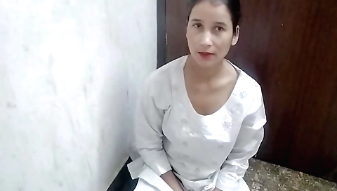 Indian girlfriend wants to fuck in bed at her home