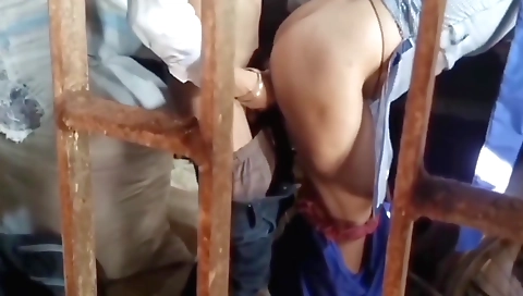 Indian teen girl caught in the middle of an amateur sex scene