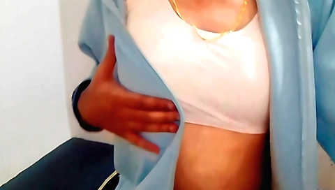 Indian solo female fucks her pussy to make her man cum