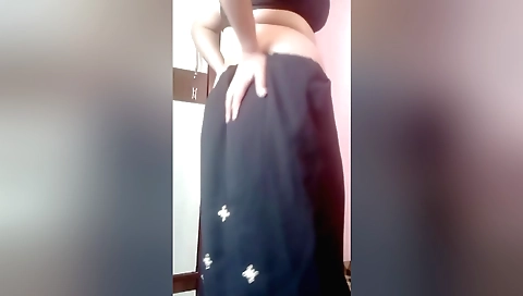 Amateur video of a blonde with big ass and big boobs
