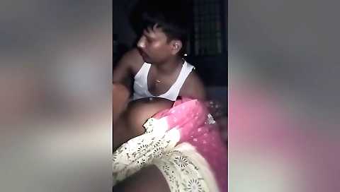 Indian girl with big boobs gets nailed in amateur video