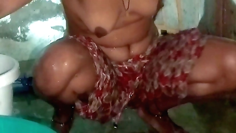 Solo female bhabhi masturbates and taking off her panties