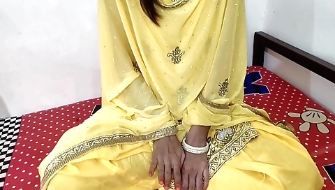 Bhabhi indian gets fucked in her big ass by a devar indian girl