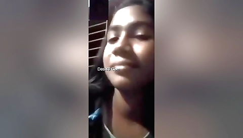 desi chick shows off her body on webcam solo video