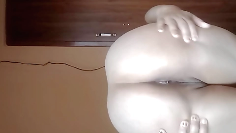 Indian chick with a big ass is showing her wetness on webcam
