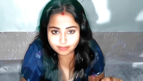 Indian brunette girl with a big booty goes on a homemade porn