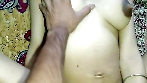 Slutty indian girlfriend gets me off on her tight ass