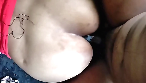 Indian slut gets her pussy fucked in amateur video