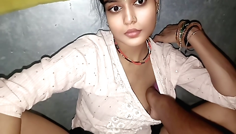 Indian brunette trisakar madhu sexing her lover's cock