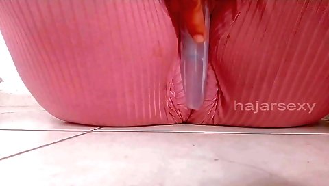 Amateur solo girl with big ass sex on a couch in a lingerie