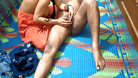 Amazing indian milf is showing her sex skills on a bedroom vid