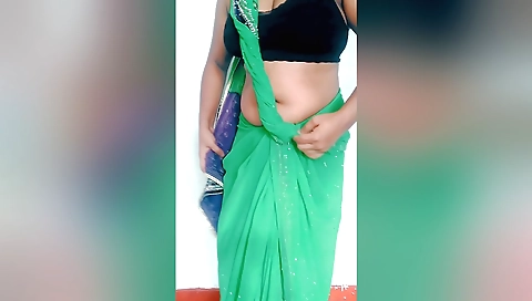 Indian beauty in school meets with a guy on a desk