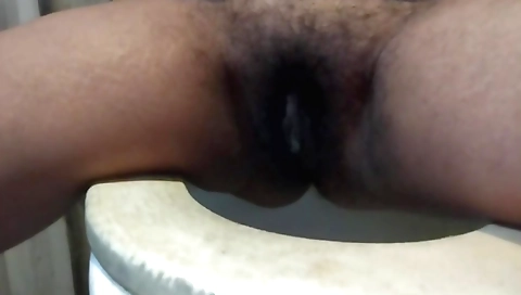 Indian girl with hairy pussy masturbates in solo vid