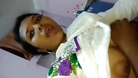 Indian pornstar with a round ass in amateur porn clip