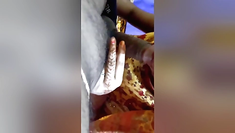 Indian girl has a fantastic blowjob and a nice dick sucking