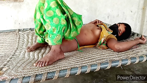 Hairy brunette indian 18 years old and girl 18 years old from india