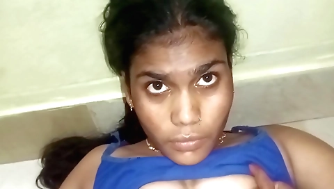 Indian teen babe fucks with her boyfriend in her amateur video