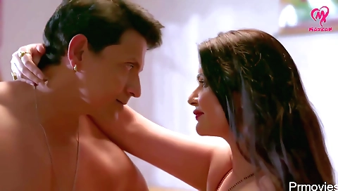 Indian milf is giving an amazing blowjob on homemade vid