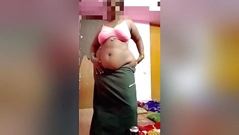 Indian slut with the most perfect body is making a homemade clip